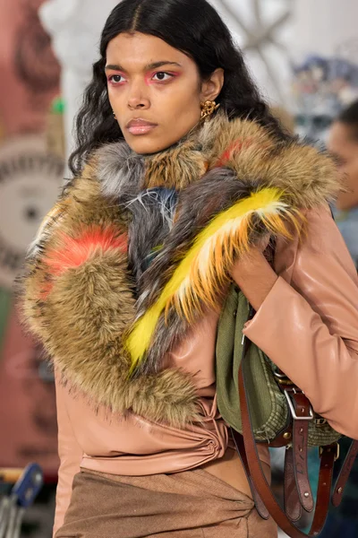 Look 95